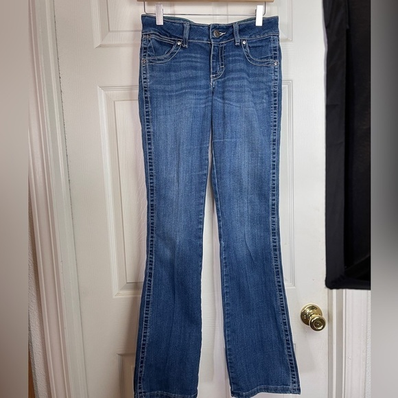 Wrangler Rhinestone Pocket Low Rise Boot Cut Jeans - Picture 11 of 11